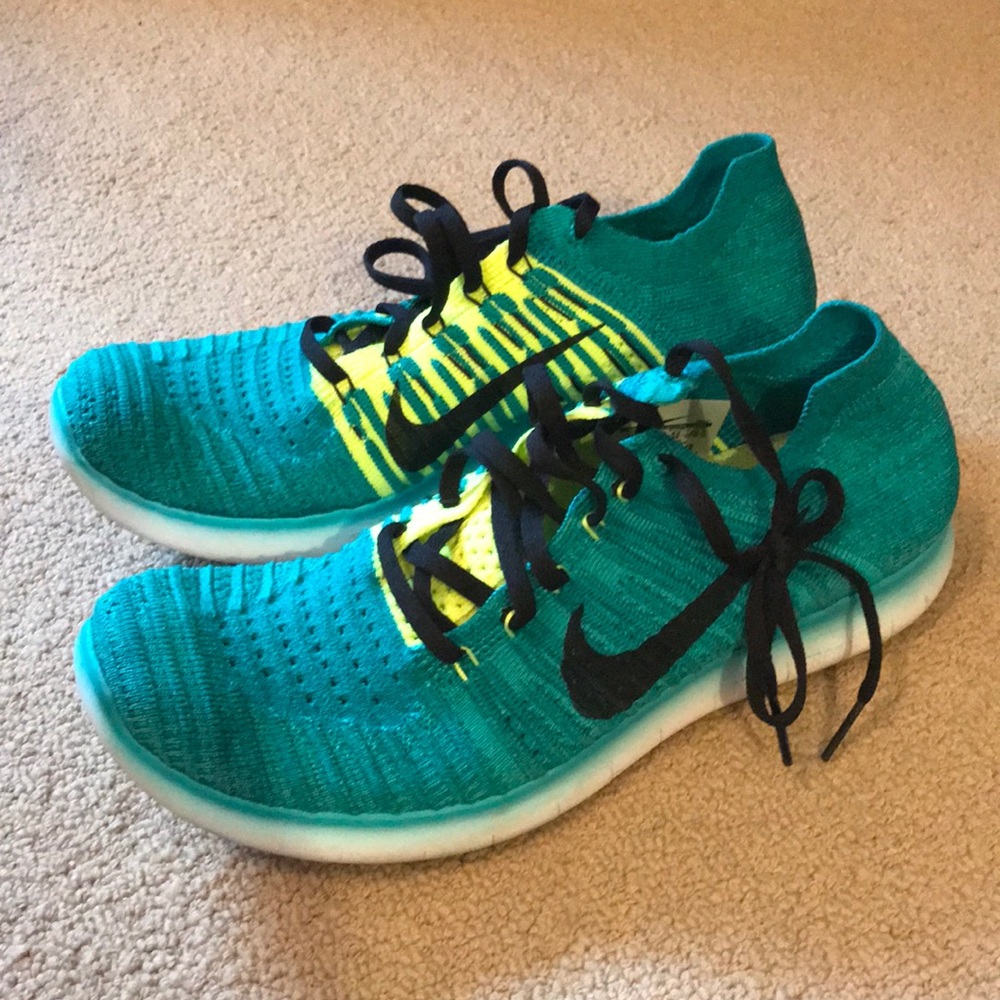 Nike Fly Knit Running Shoes